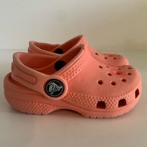 Coral toddler size 5 crocs